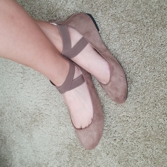 Flats - Picture 5 of 7